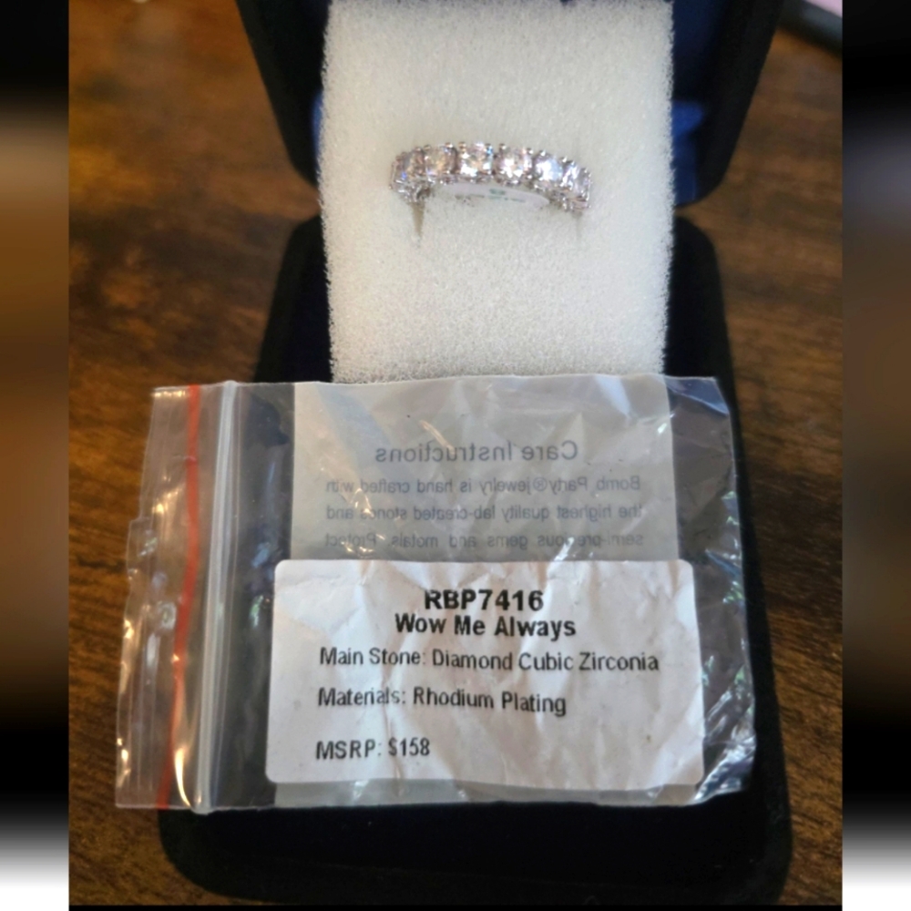 Bombparty ring. WOW ME ALWAYS SIZE 8